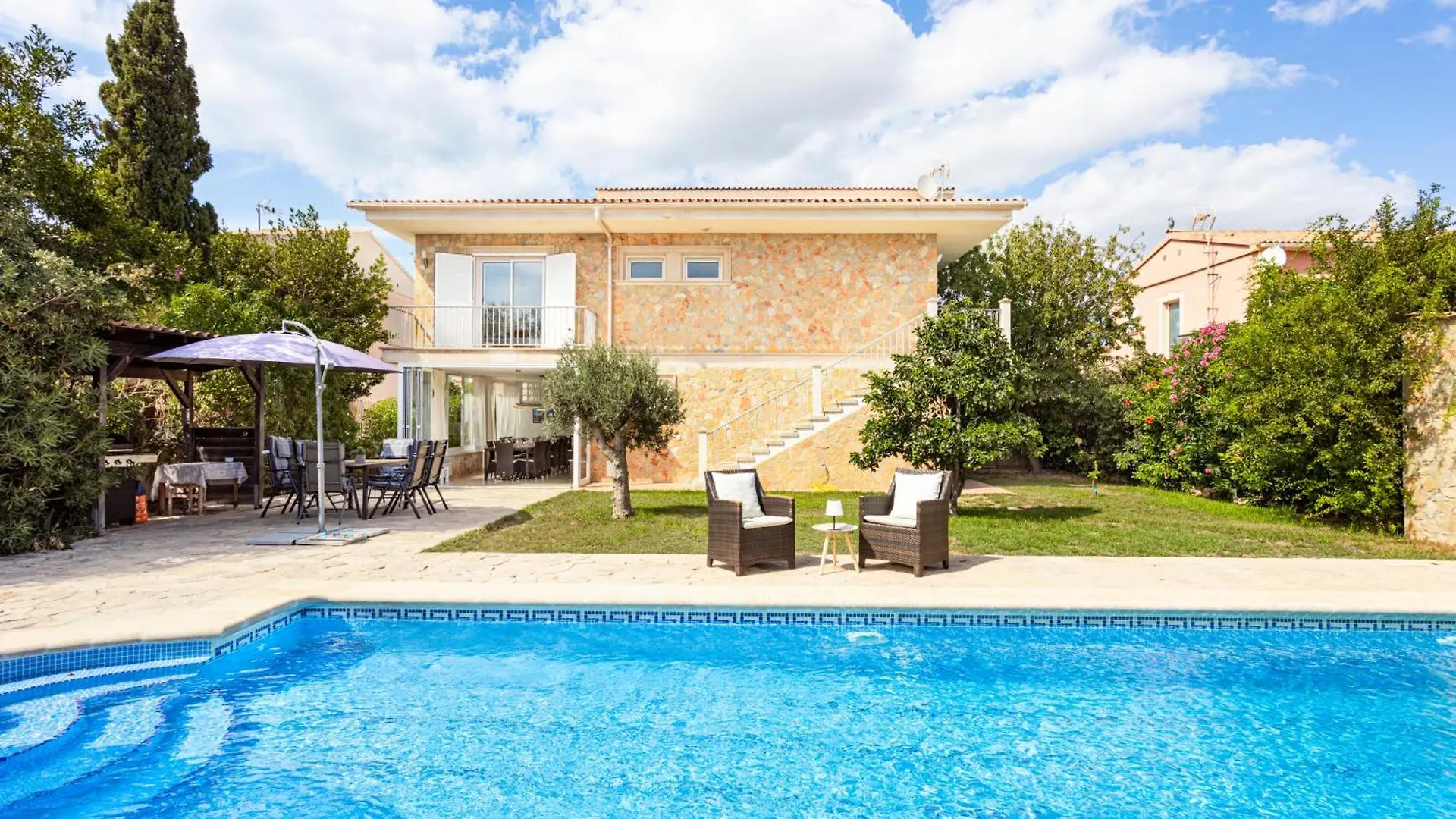 Ferienhaus Villa Ines Pool, Bbq, Homeoffice contacts